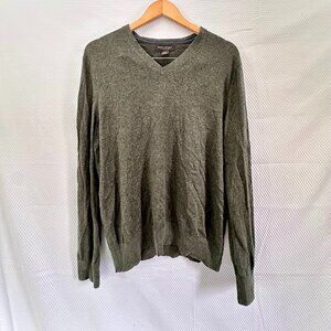 Banana Republic Men’s Luxury Blend V-Neck Sweater - Silk Cotton Cashmere - M